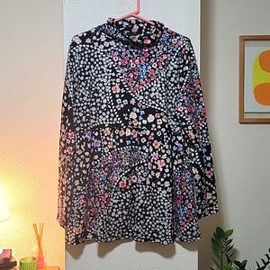 Soft Floral Turtle Neck Tunic - XL